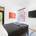 Hollywood 2 Bedroom Lux Condo